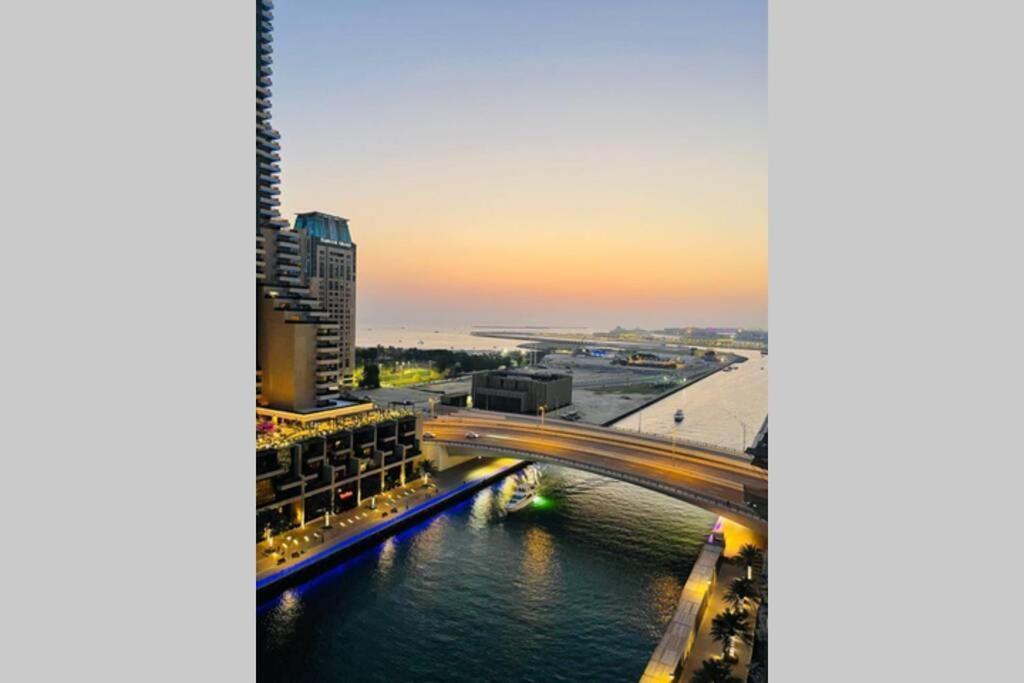 Cayan Tower Luxury Apartment With Sea View Dubai Ngoại thất bức ảnh